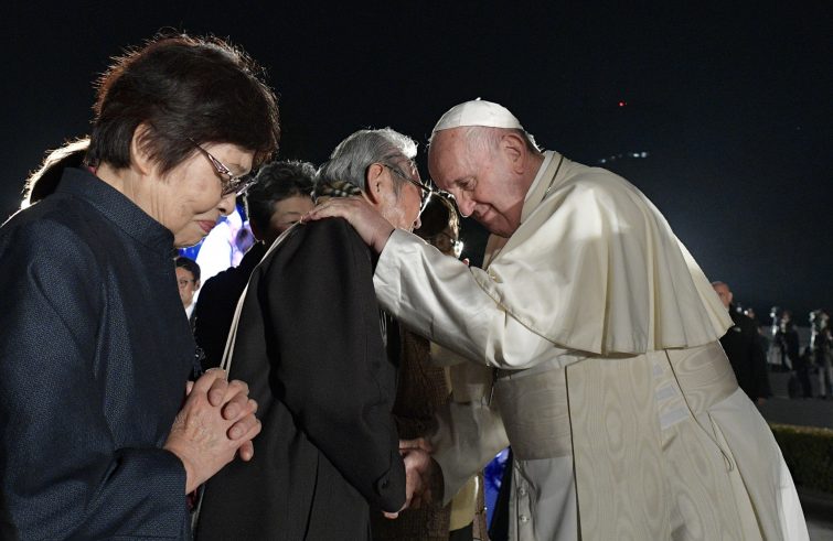 Papa in Giappone: testimonianza di un sopravvissuto, “nessuno in questo mondo può immaginare una simile scena infernale”