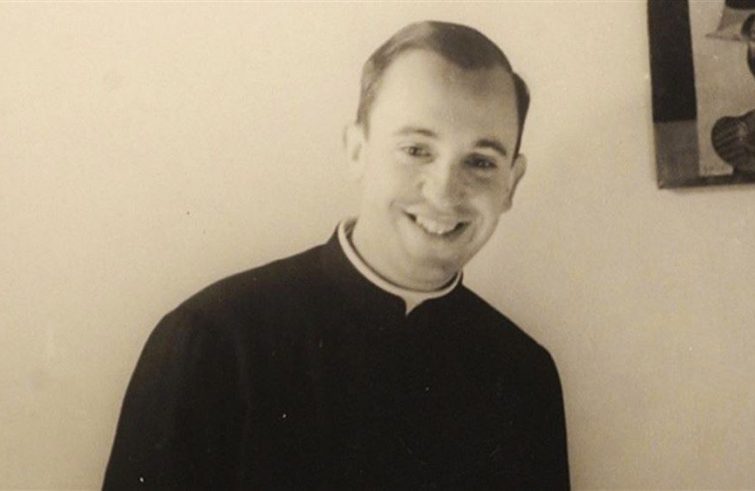 Papa Francesco festeggia 50 anni di sacerdozio: «Ciò che mi piace di più è essere prete»