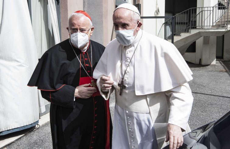 Papa al Gemelli: card. Bassetti, “Ci ha insegnato come affrontare la sofferenza”